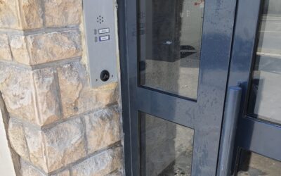 Interphone doté d&rsquo;un contrôle d&rsquo;accès